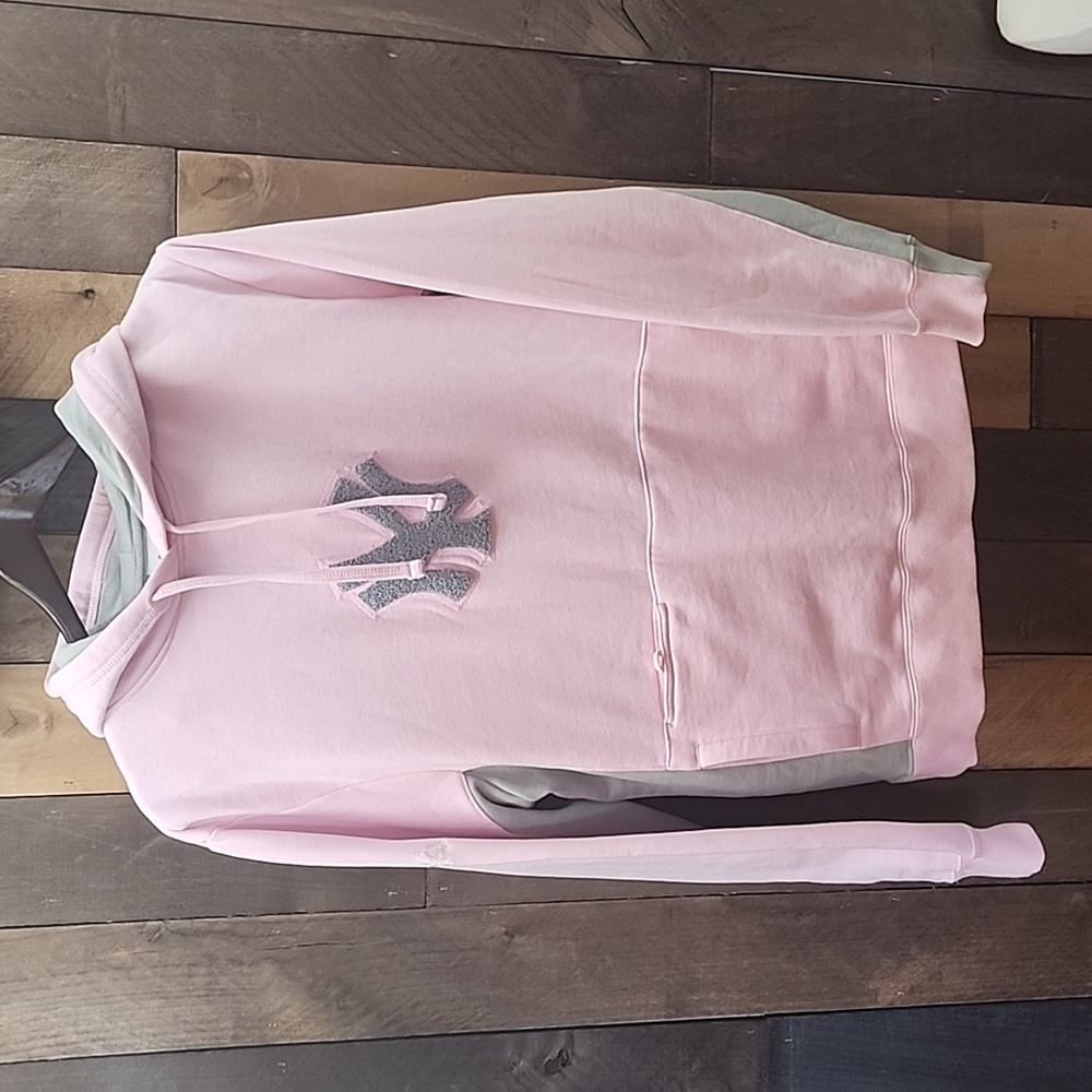 Majestic Pink / Grey NY Yankees hoodie. Size L.